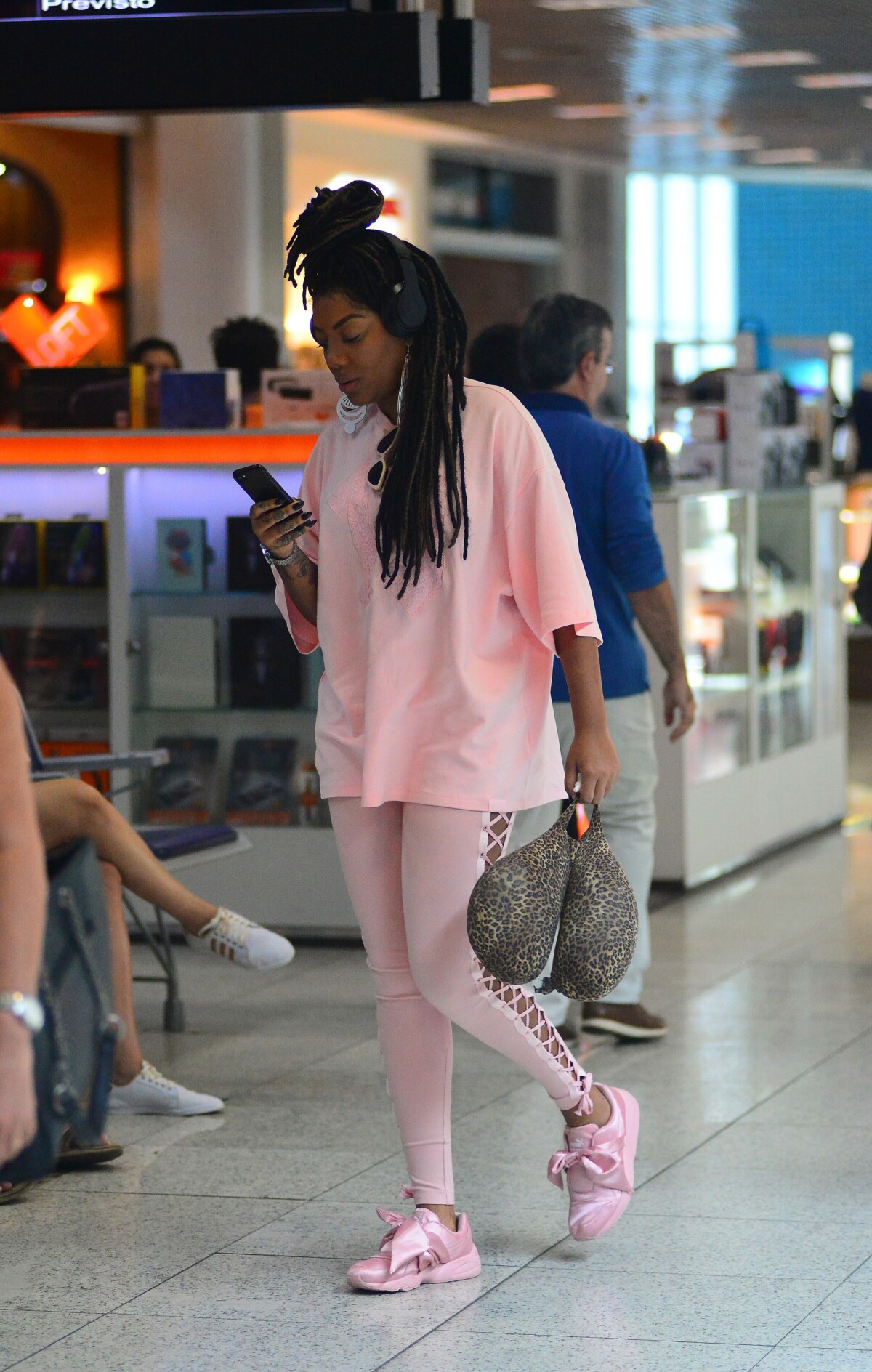 Look Aeroporto Feminino