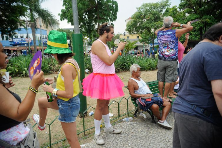 Look Carnaval De Rua Feminino