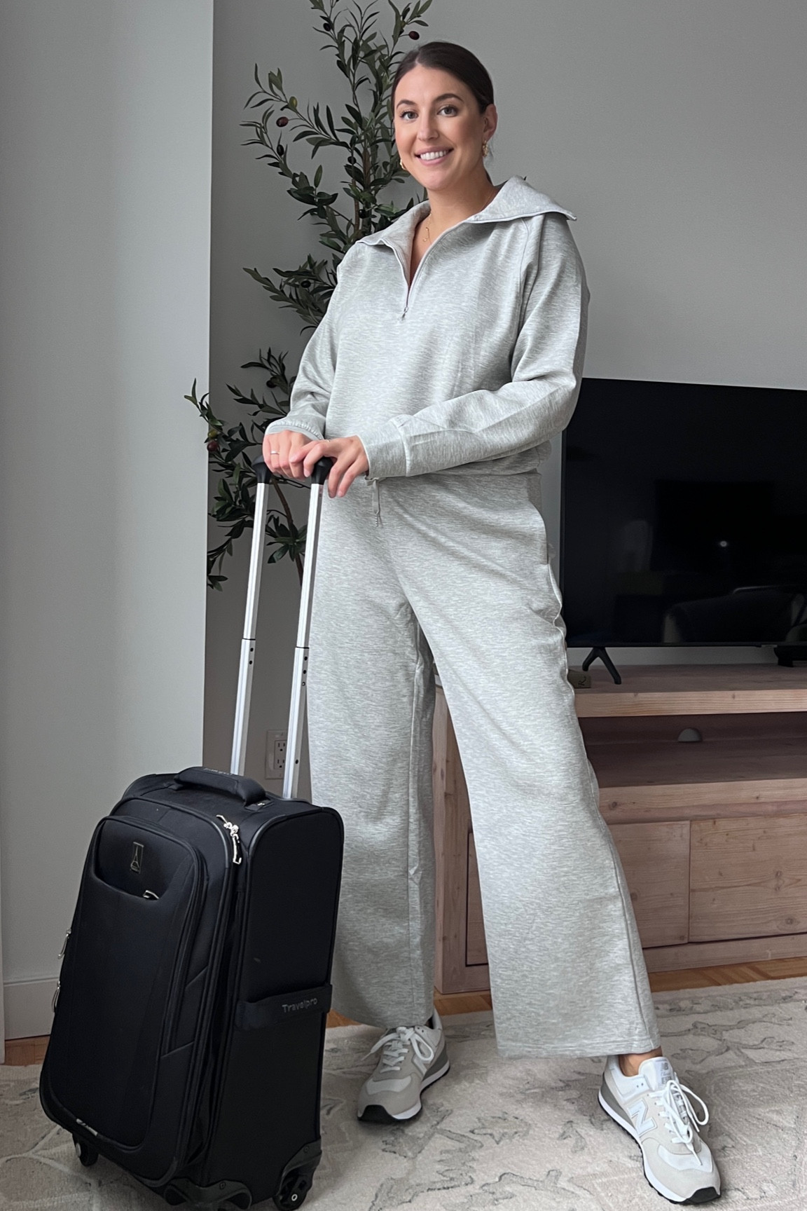 women's airport look